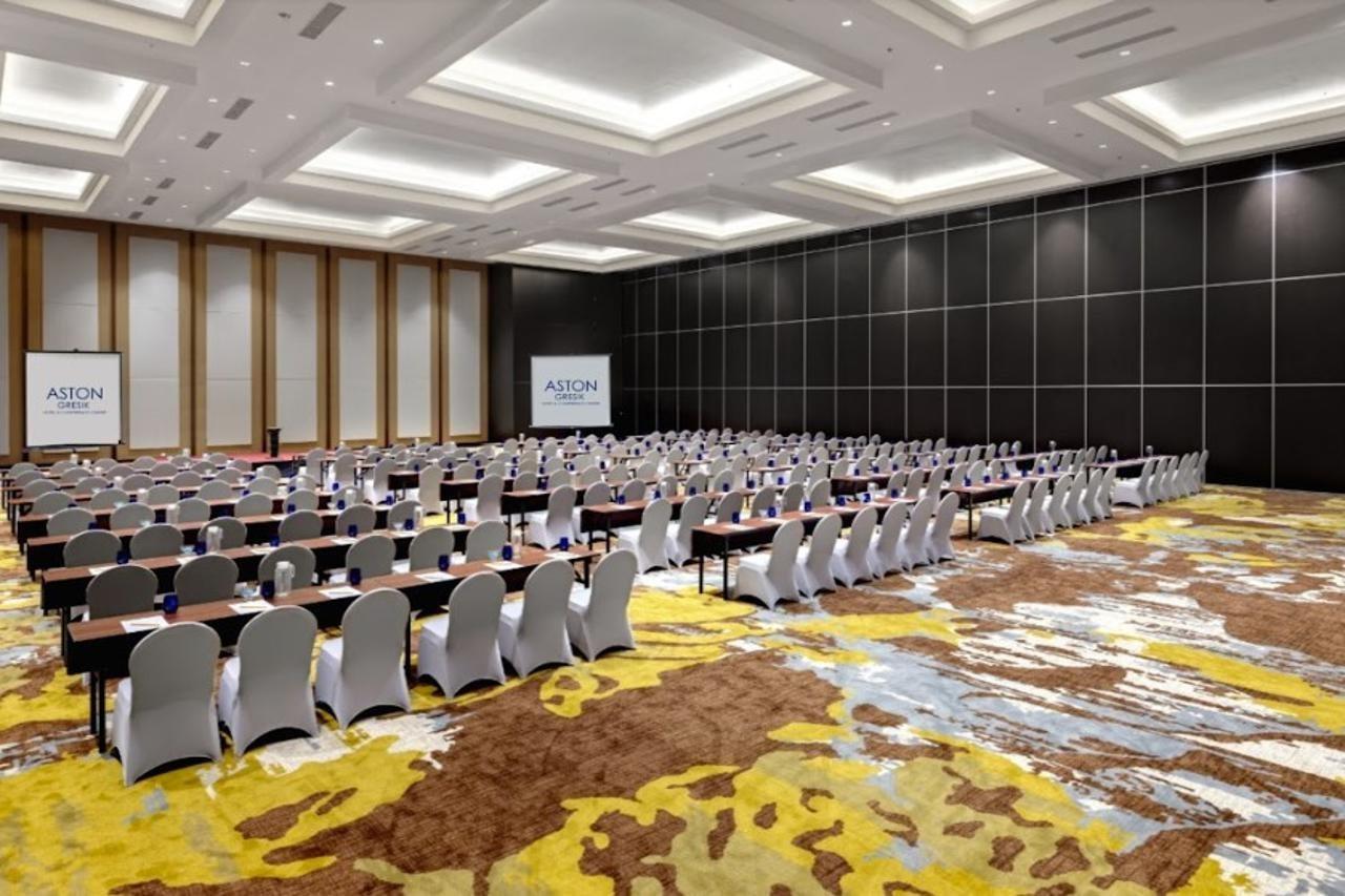 Aston Gresik Hotel & Conference Center Buitenkant foto