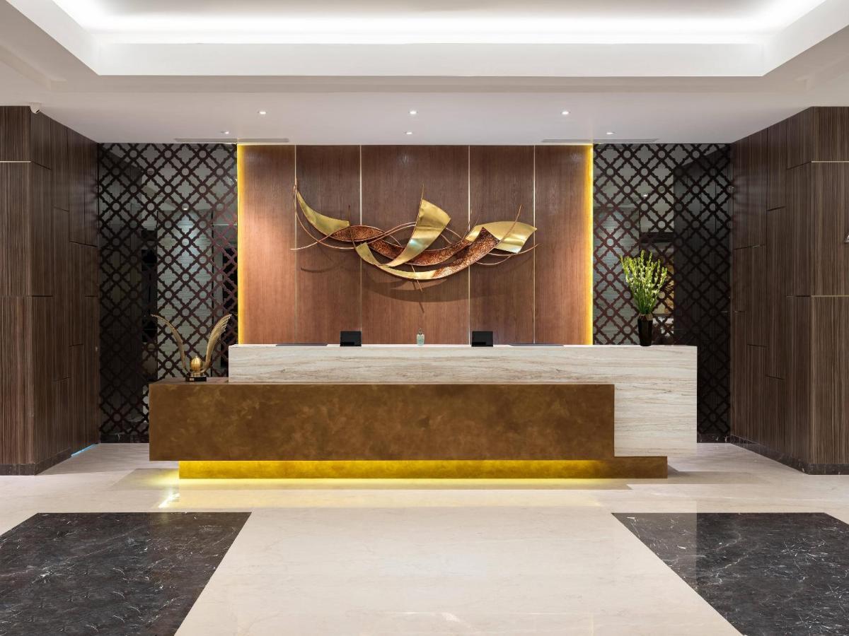 Aston Gresik Hotel & Conference Center Buitenkant foto