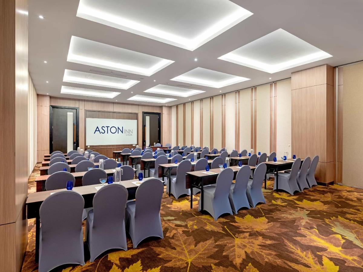 Aston Gresik Hotel & Conference Center Buitenkant foto