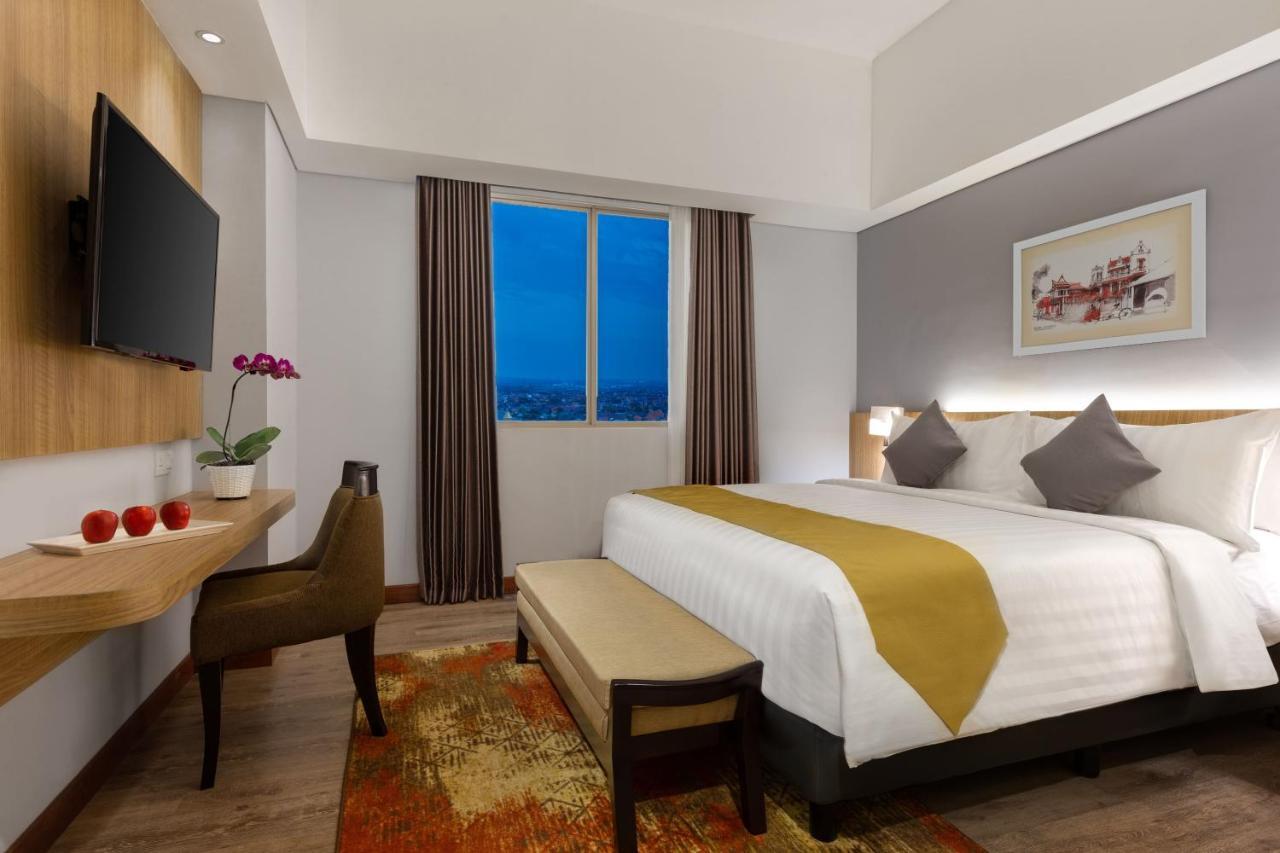Aston Gresik Hotel & Conference Center Buitenkant foto