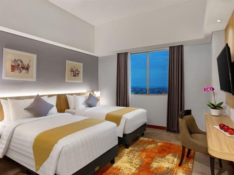 Aston Gresik Hotel & Conference Center Buitenkant foto