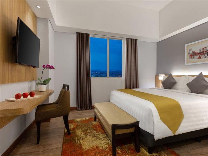 Aston Gresik Hotel & Conference Center Buitenkant foto